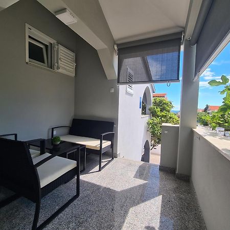 Apartments Ankora Vir Ngoại thất bức ảnh