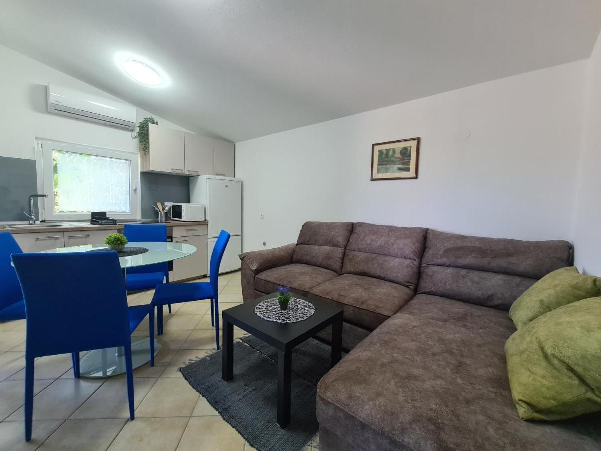 Apartments Ankora Vir Ngoại thất bức ảnh