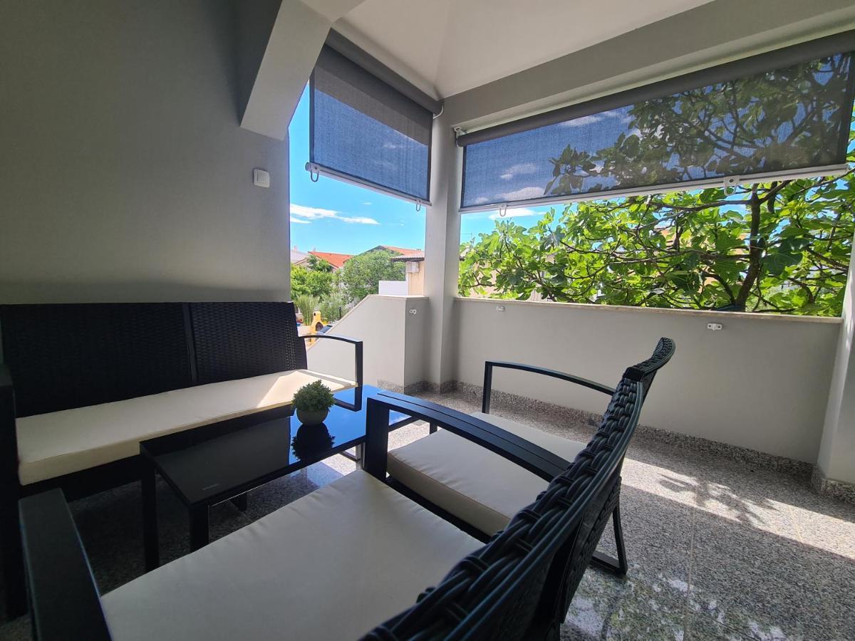 Apartments Ankora Vir Ngoại thất bức ảnh