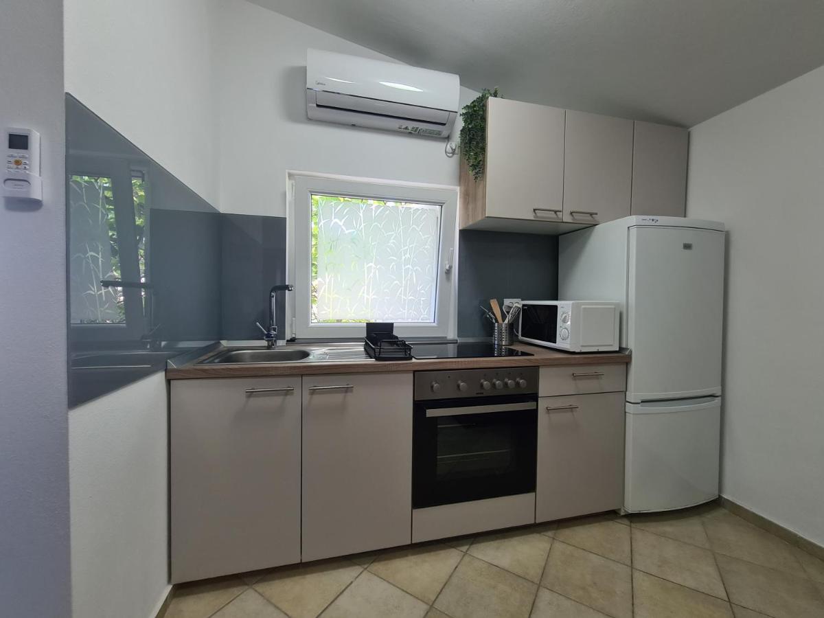 Apartments Ankora Vir Ngoại thất bức ảnh
