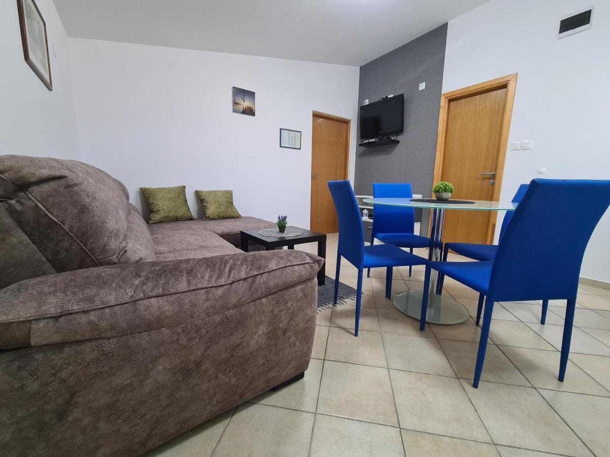 Apartments Ankora Vir Ngoại thất bức ảnh