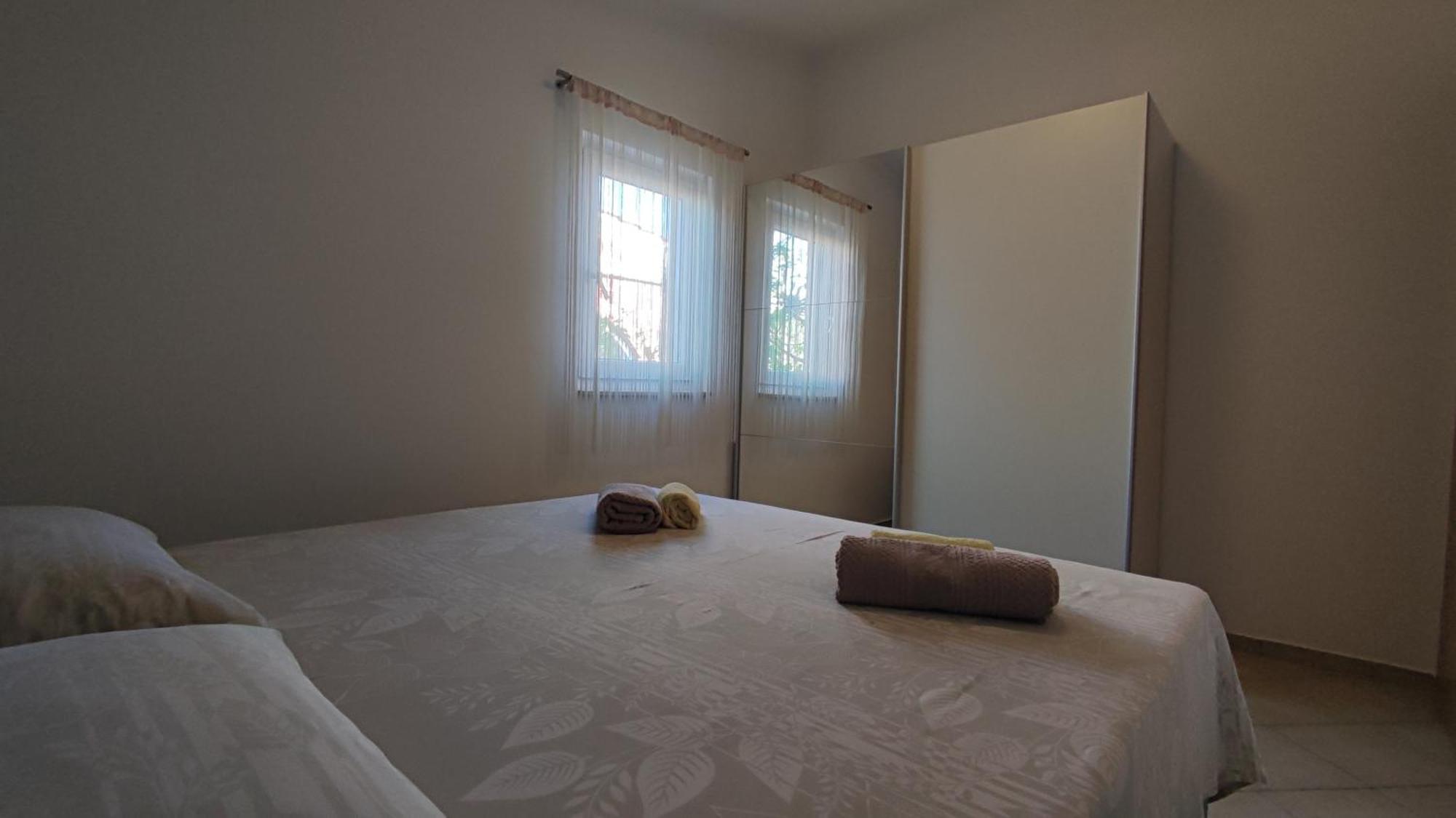 Apartments Ankora Vir Ngoại thất bức ảnh
